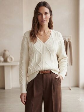 VINTAGE Bass Cream Cable-Knit V-Neck Sweater